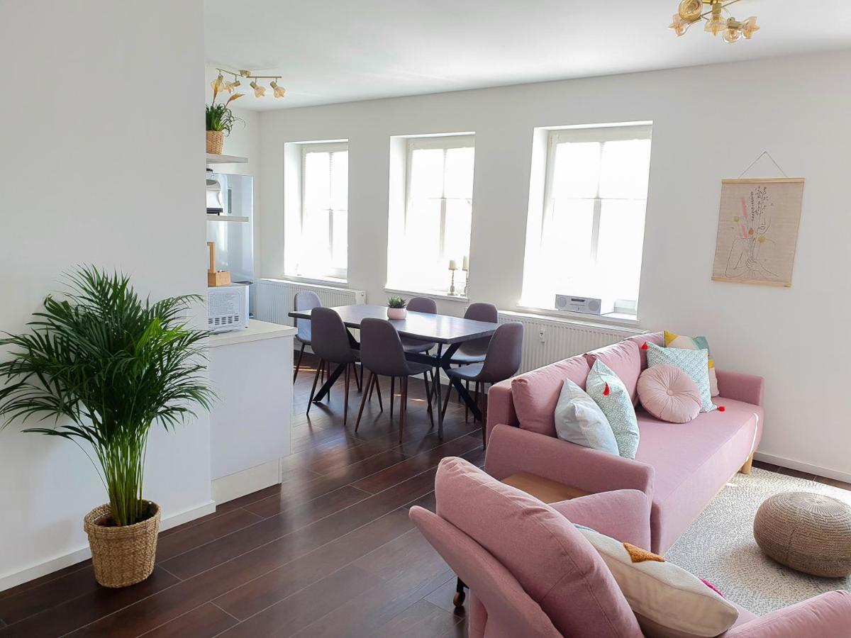 Pb Ferienwohnungen - Fewo 7 - Stilvoll Eingerichtetes Apartment Im Herzen Senftenbergs Eksteriør billede